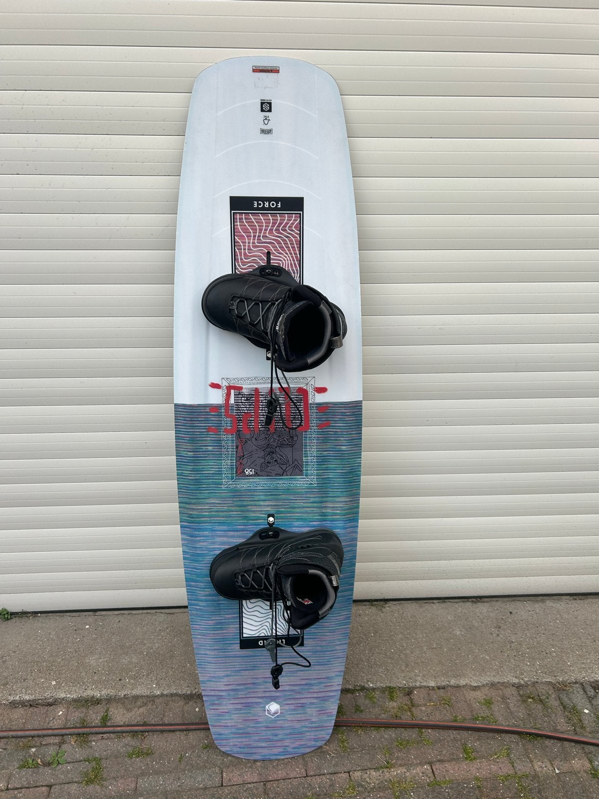Liquid Force Wakeboard met bindingen - Zo goed als nieuw, Watersport en Boten, Wakeboarden, Ophalen, Zo goed als nieuw, Board en Schoenen