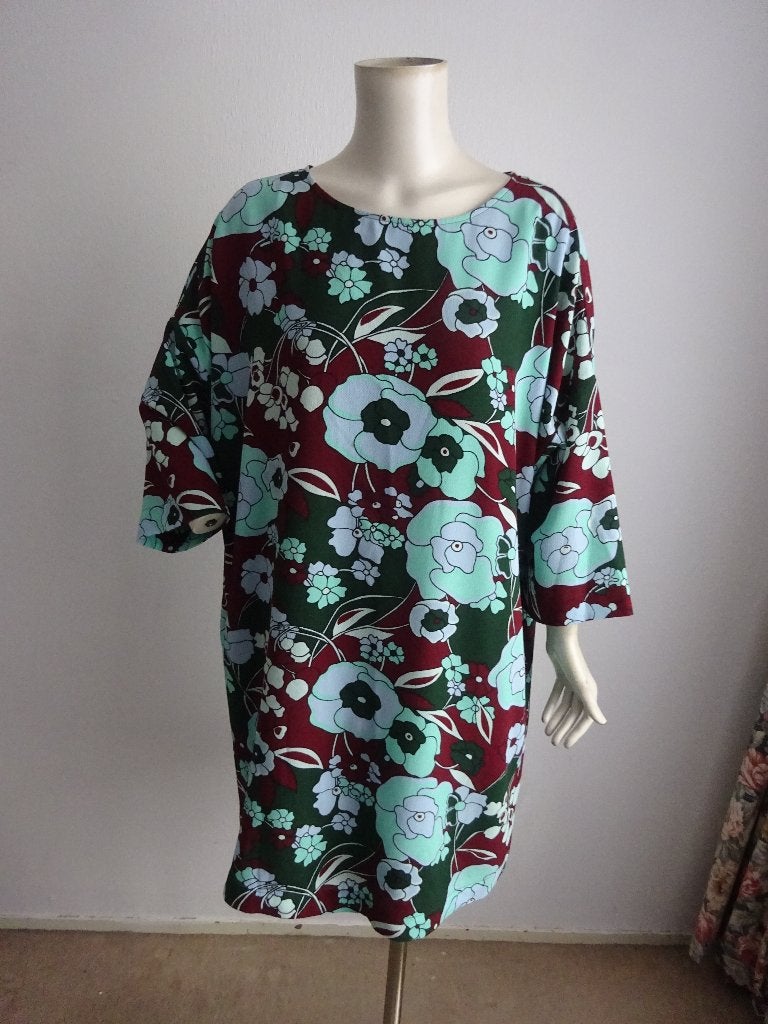 Essentiel jurk mt 44, Kleding | Dames, Overige kleuren, Maat 42/44 (L), Ophalen of Verzenden, Zo goed als nieuw