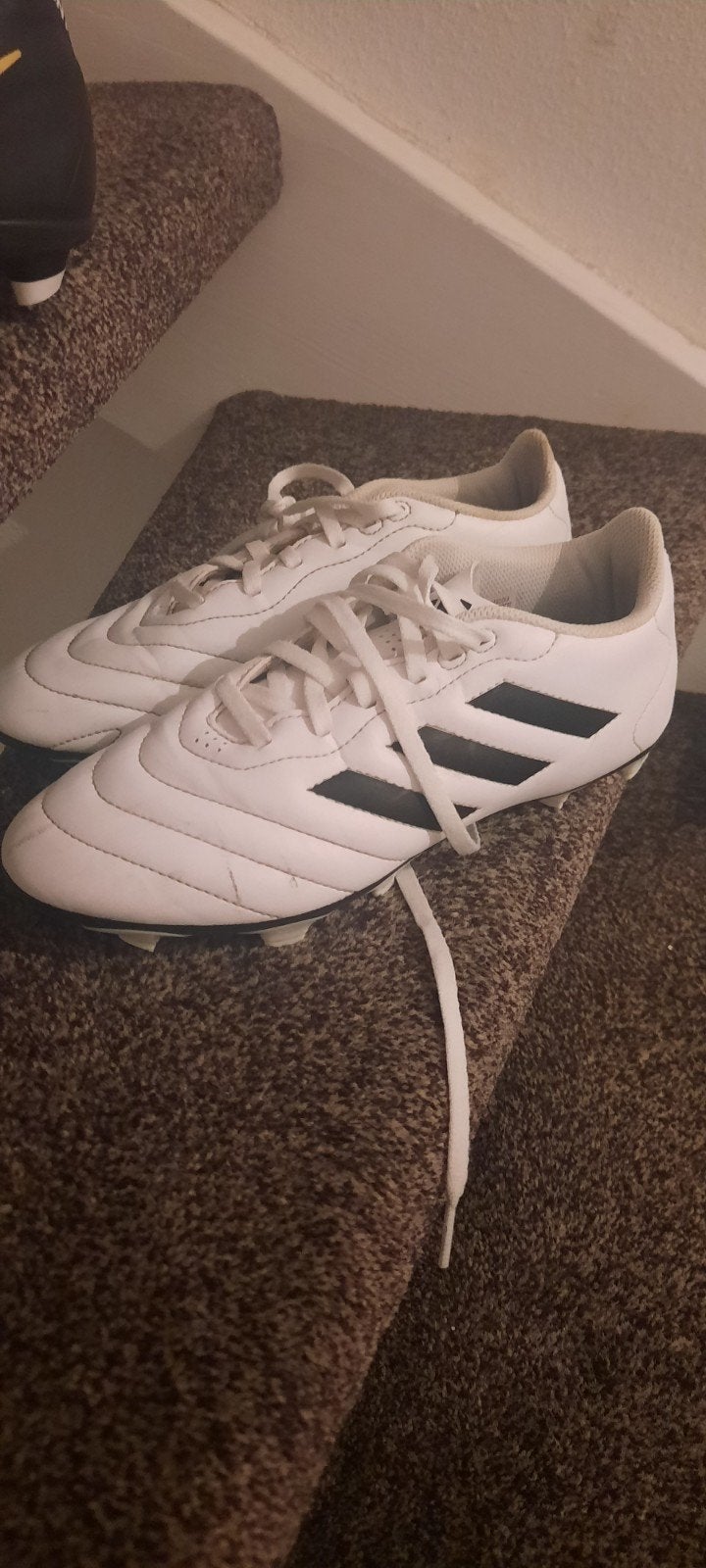 Voetbalschoen Adidas mt 39,5, Ophalen, Zo goed als nieuw, Schoenen