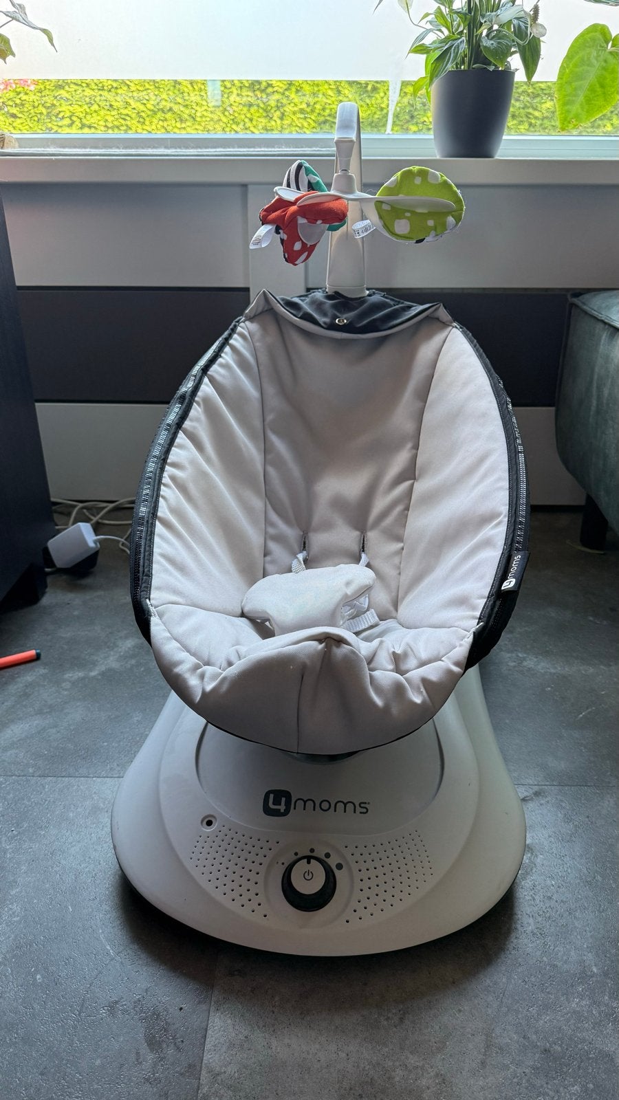 4moms MamaRoo 4.0 Wipstoel - Zo goed als nieuw, Wipstoel, Ophalen, Overige merken, Met gordel(s) of riempje(s)