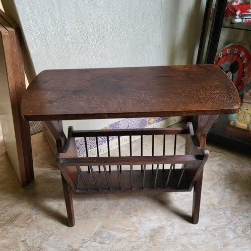 Vintage houten bijzettafel met tijdschriftenrek, Ophalen