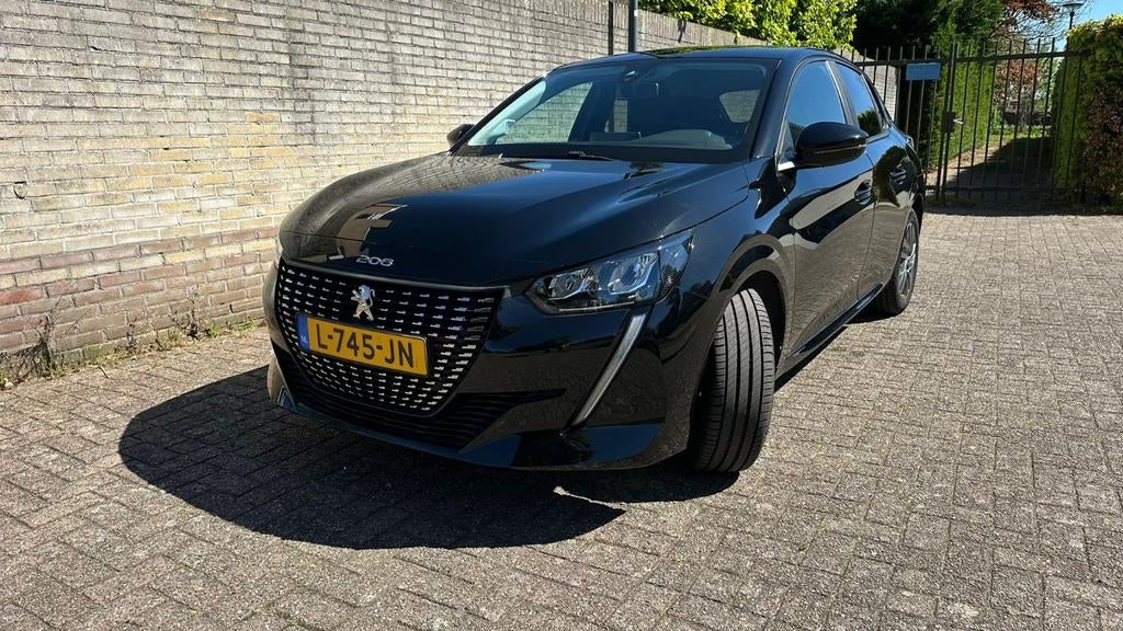 Peugeot 208 1.2 Puretech 100pk Eat8 2021 Zwart, Stof, Zwart, Parkeersensor, 100 pk