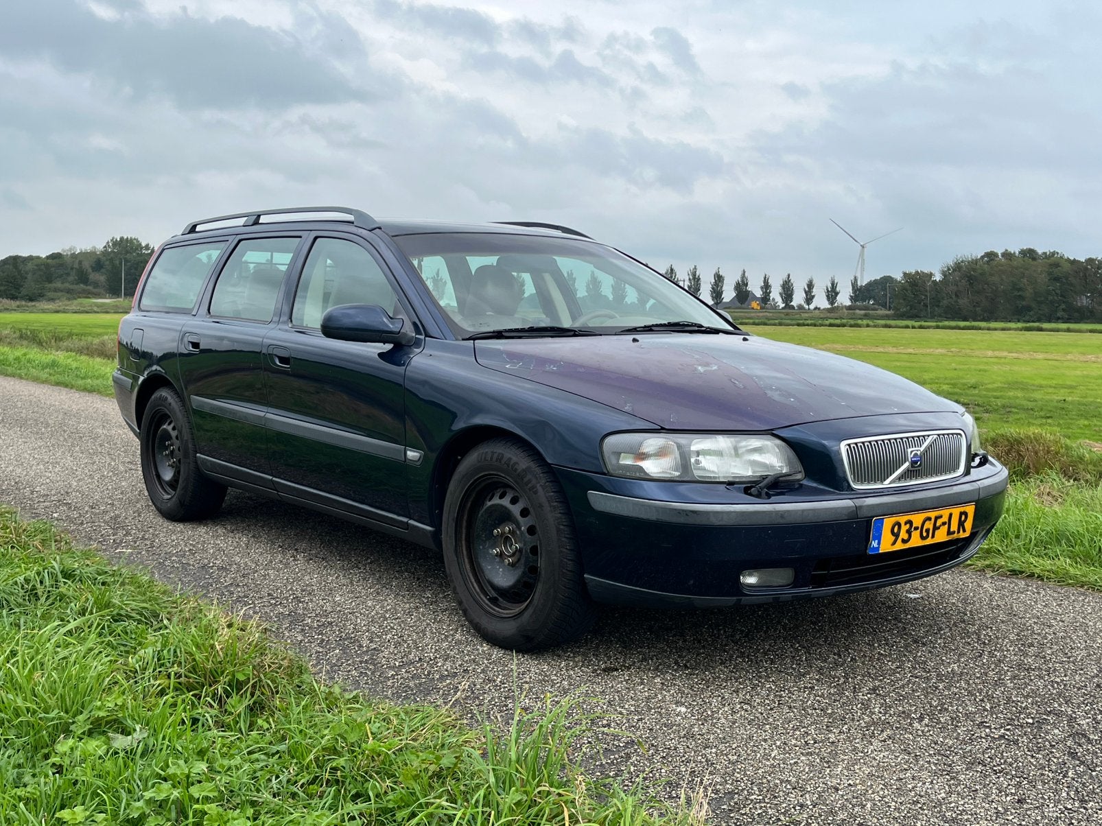 Volvo V70 T5 projectauto, Auto's, Voorwielaandrijving, 1800 kg, Beige, Blauw