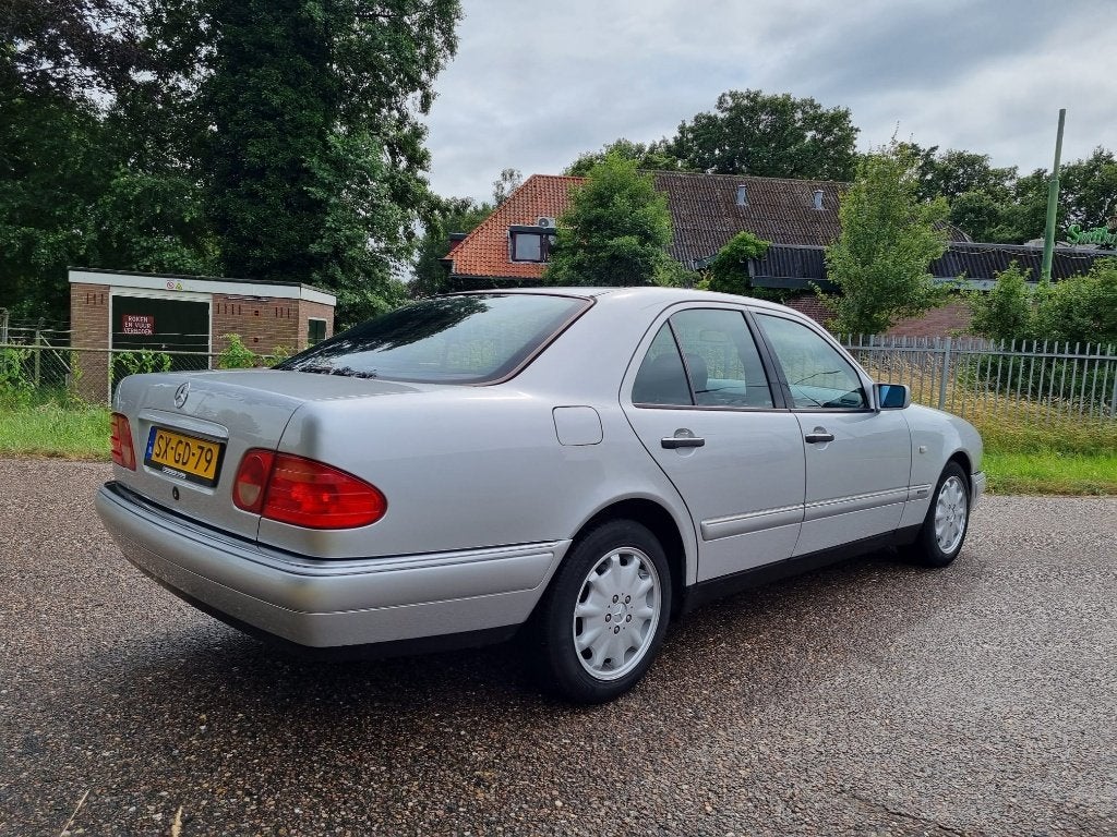 Mercedes-Benz E-Klasse 3.2 E320 Sedan Elegance Automaat W210, foto 4