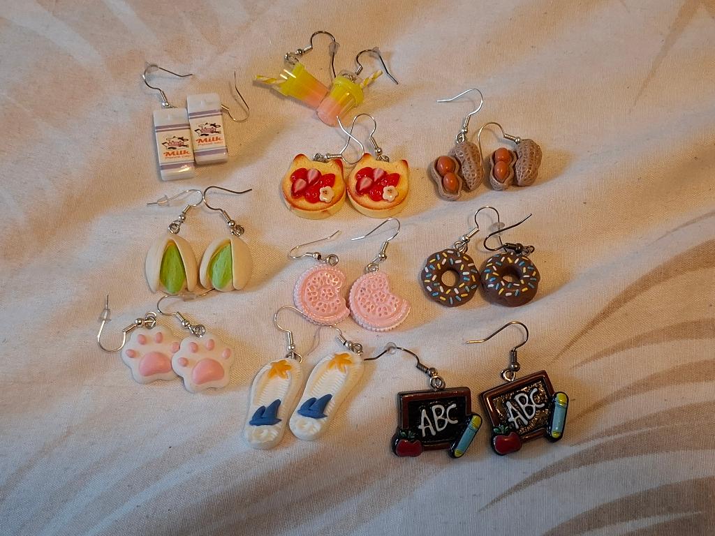 Kleine PARTIJ oorbellen 3,50 euro, Ophalen of Verzenden, Zo goed als nieuw, Overige kleuren, Overige materialen