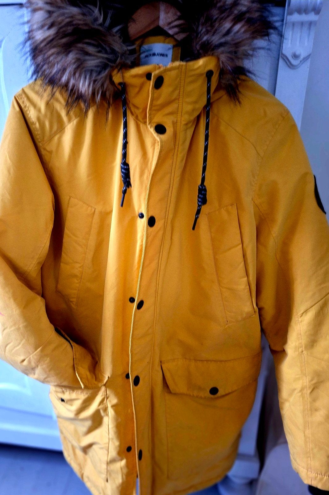 Jack & Jones Winterjas XL - Winddicht met Afneembaar Bont, Ophalen, Geel, Maat 56/58 (XL), Zo goed als nieuw