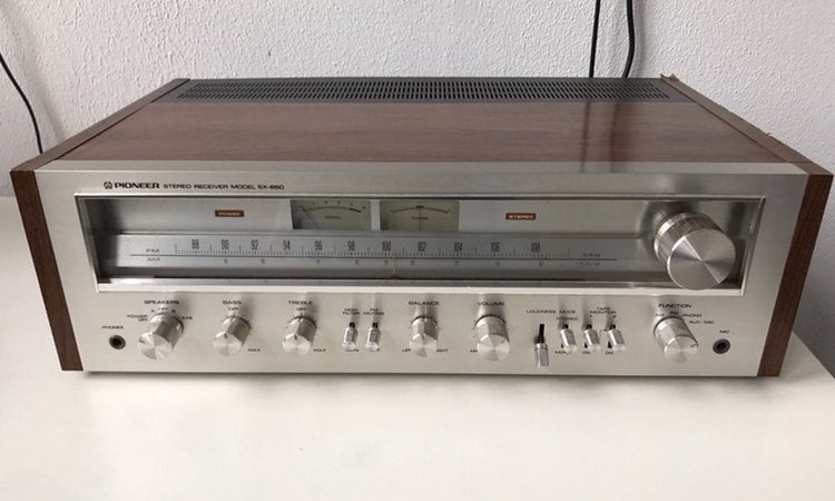 Gratis  Gezocht versterkers radio's cassette decks  enz, Ophalen of Verzenden, Gebruikt, Audio