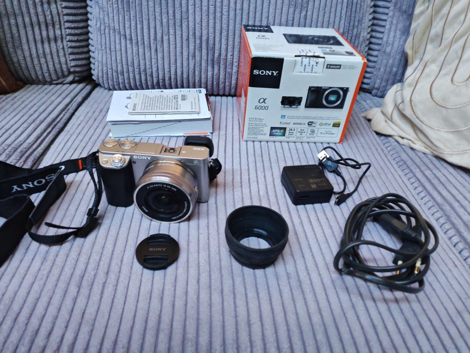 Sony ILCE-6000 zilver - A6000, Ophalen, Spiegelreflex, Ingebouwde flitser, Zo goed als nieuw
