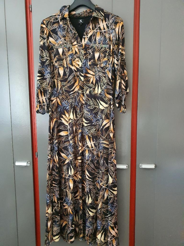 K-Design maxi jurk S zwart bladprint chic flowy, Ophalen of Verzenden, Zo goed als nieuw, Zwart, Onder de knie