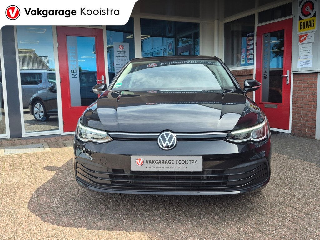 Volkswagen GOLF 1.5 TSI Life|Navi|ACC|Carplay|Stoelverwarmin, 12 maanden, Stof, 4 cilinders, Zwart