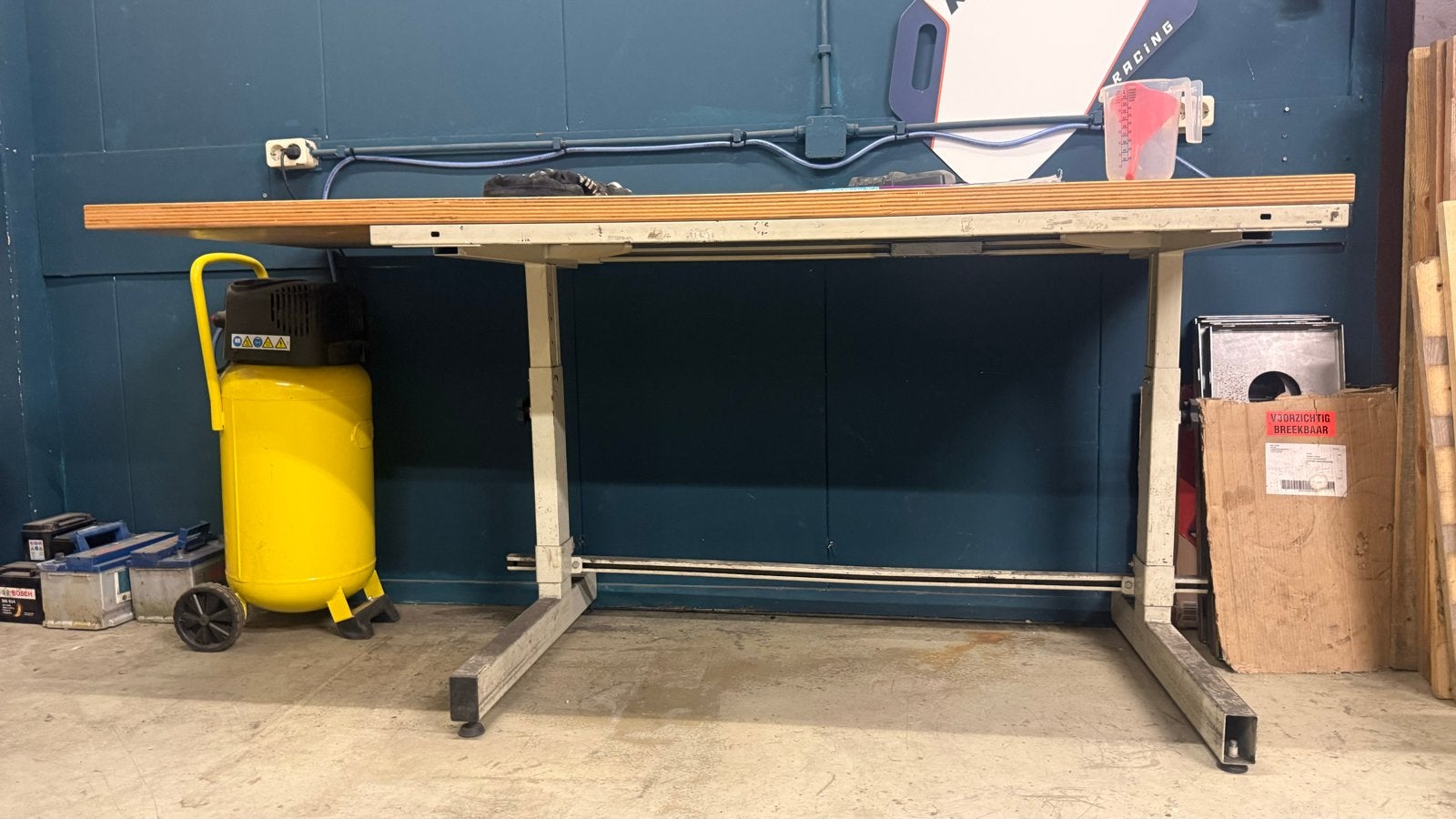 Stevige werkbank met zwaar onderstel, Doe-het-zelf en Verbouw, Werkbanken, Ophalen, Gebruikt, 170 cm of meer, Inklapbaar