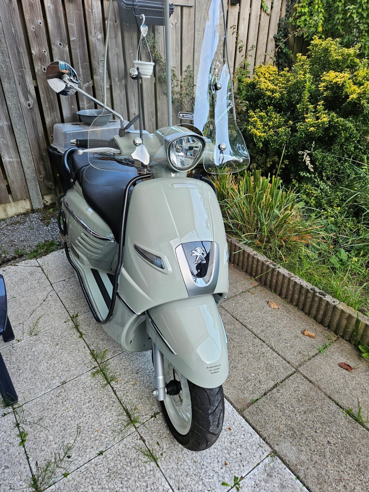 Peugeot Django 2550 km snorscooter, Ophalen of Verzenden, Zo goed als nieuw, Benzine, Peugeot