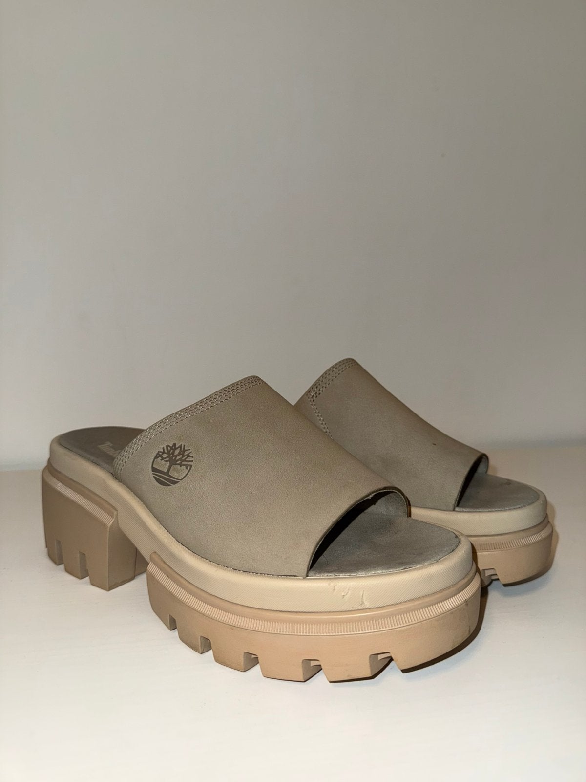 Timberland damesmuiltjes met plateauzool – maat 39, Ophalen, Sandalen of Muiltjes, Grijs, Gedragen