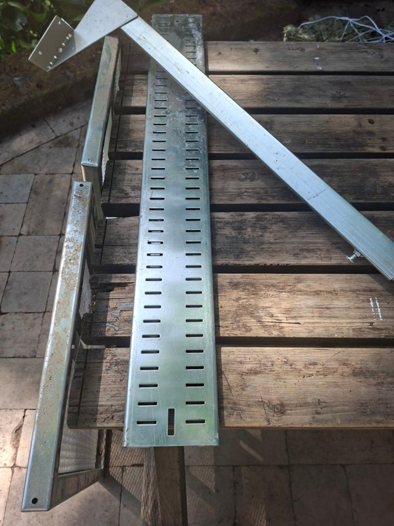 Metalen roosters en constructiedelen, Ophalen, Gebruikt