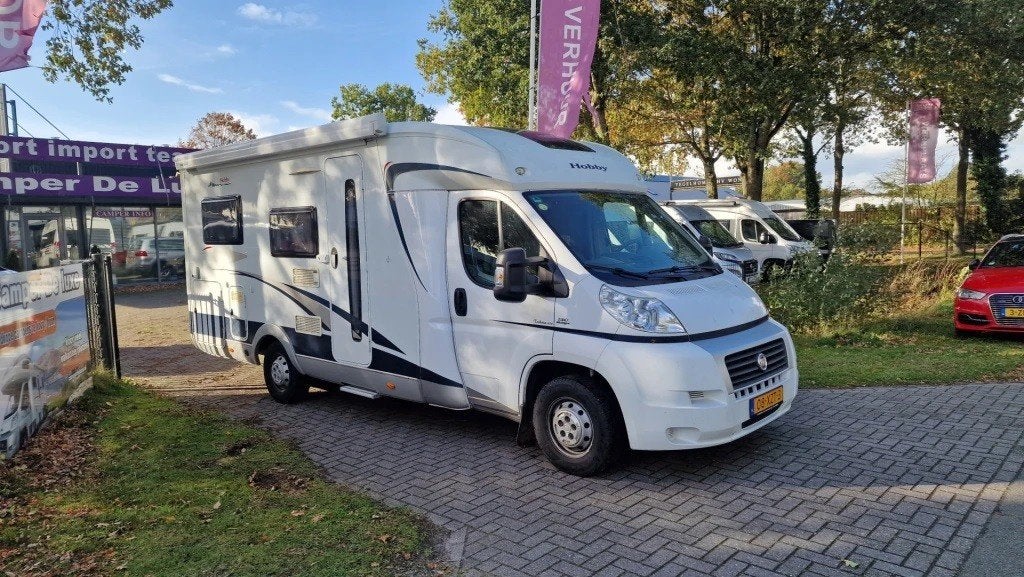 Getaxeerde Hobby met lage enkele bedden optimaal uitgerust !, Buscamper of Camperbus, Hobby, Bedrijf, Diesel