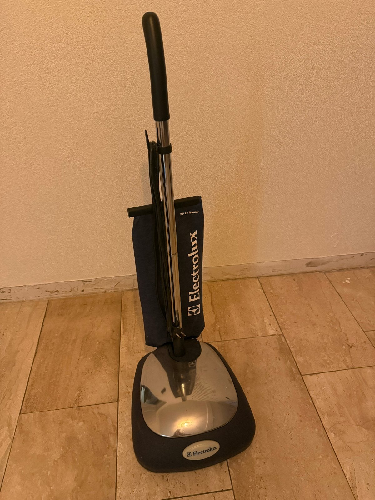 Electrolux ZP 14 Special Steelstofzuigerboenmach - Gebruikt, Stofzak, Gebruikt, Ophalen of Verzenden, Geschikt voor harde vloeren