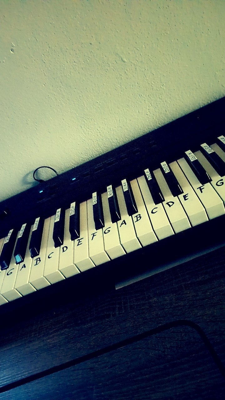 Digitale piano met koptelefoon voetpedaal, en standaard, Ophalen, Zwart, Digitaal, Zo goed als nieuw
