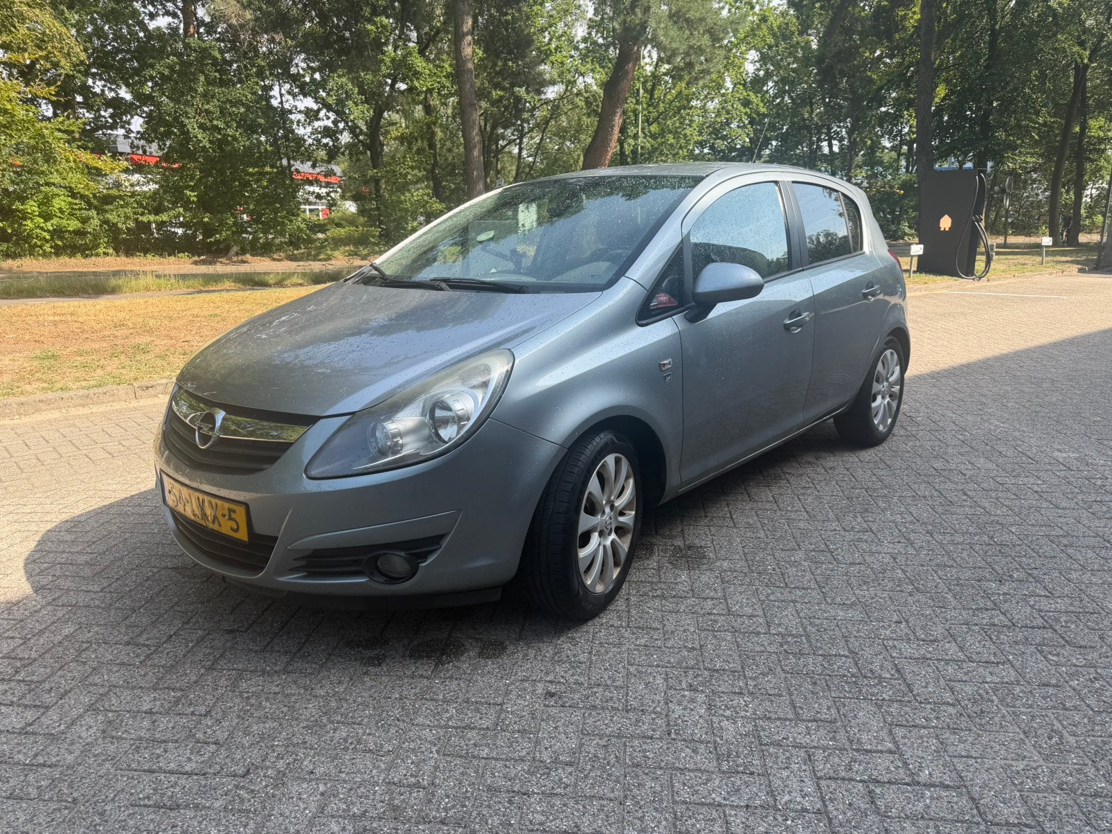 Opel Corsa 1.4 16V 5D 2010 Grijs ‘111’ Edition + Airco, Auto's, Opel, Euro 5, 1398 cc, 4 cilinders, 49 €/maand