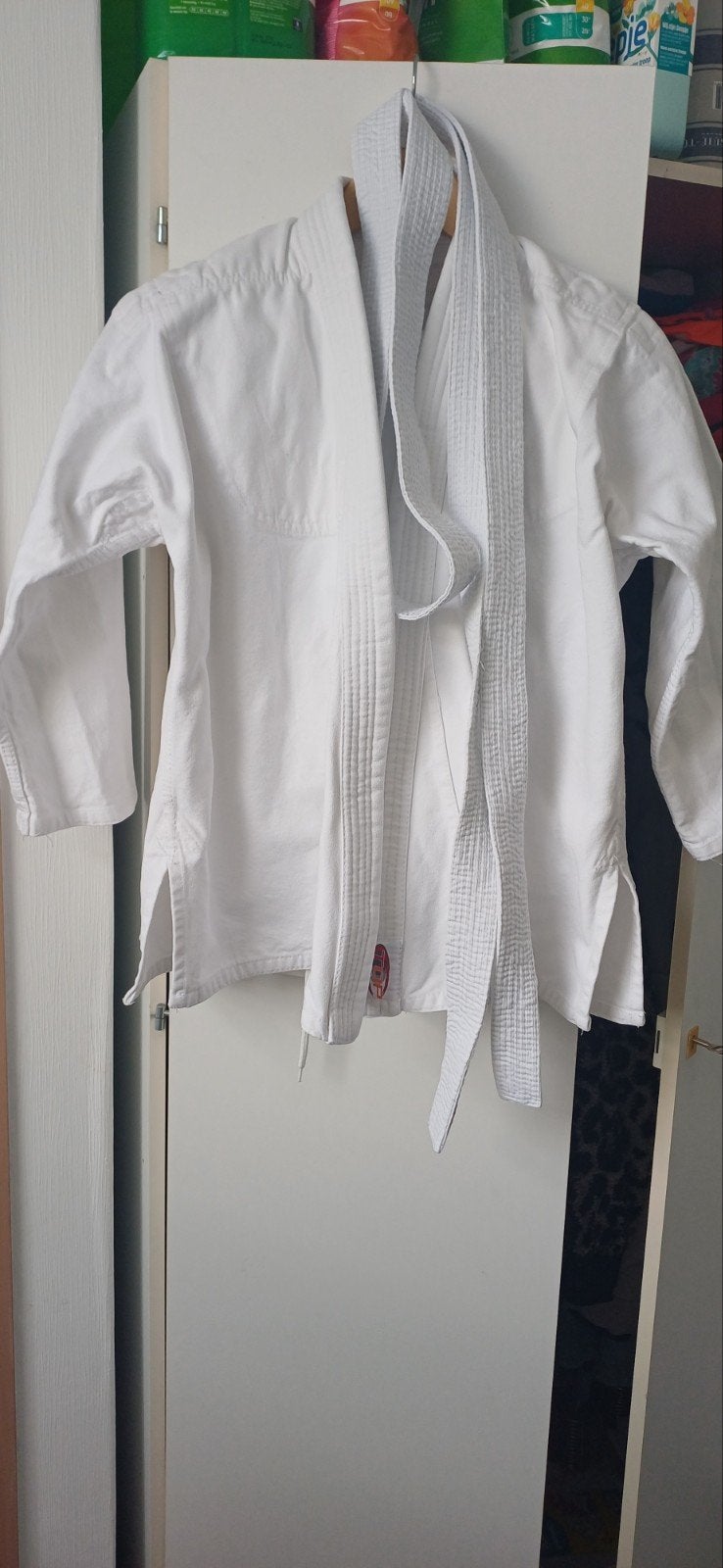 Wit vechtsportpak met band, Judo, Vechtsportpak, Zo goed als nieuw, Maat M