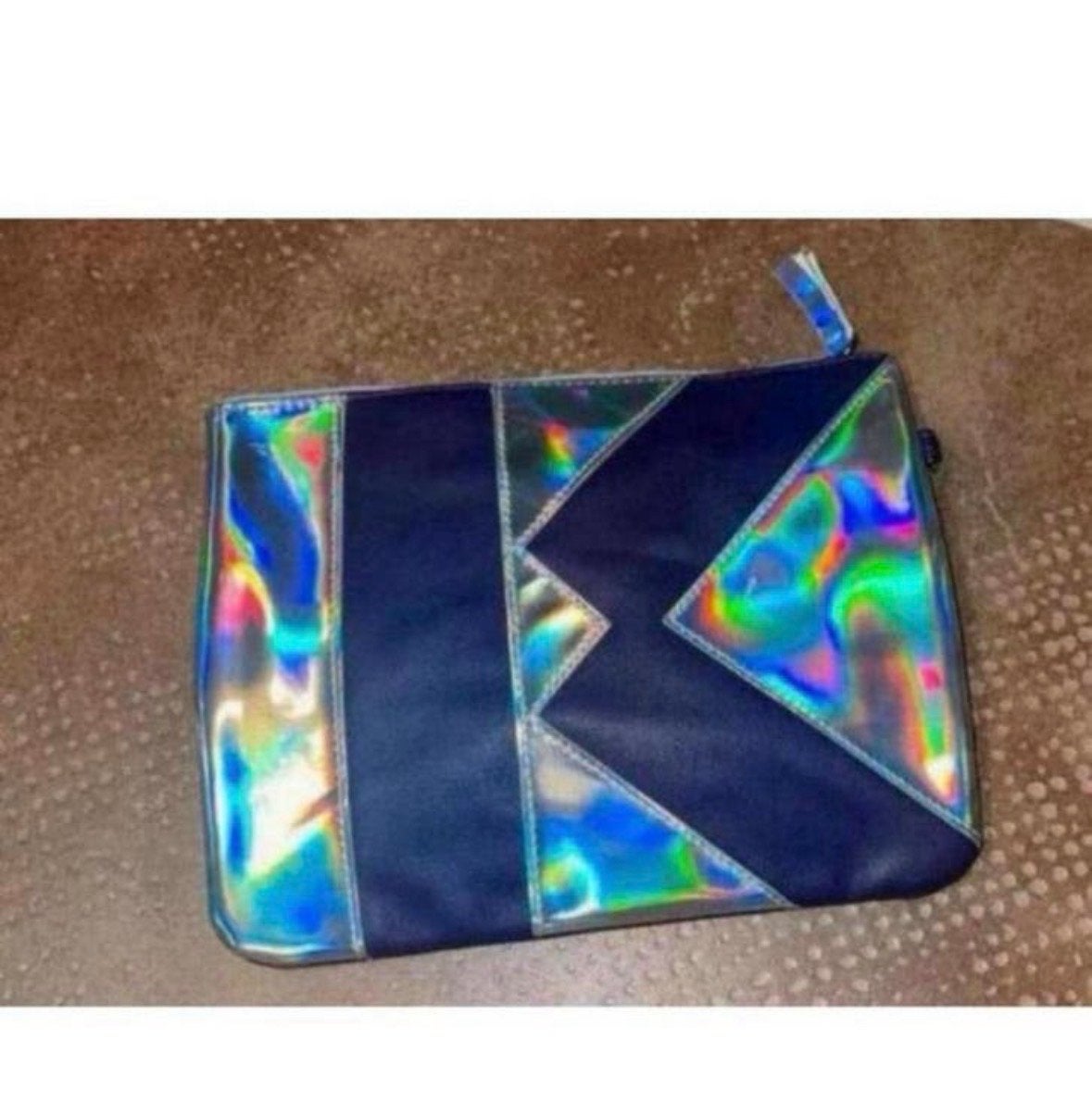 Kenzo Toilettas - Nieuw! Stijlvolle Holografische Clutch, Ophalen of Verzenden, Nieuw, Paars, Dame
