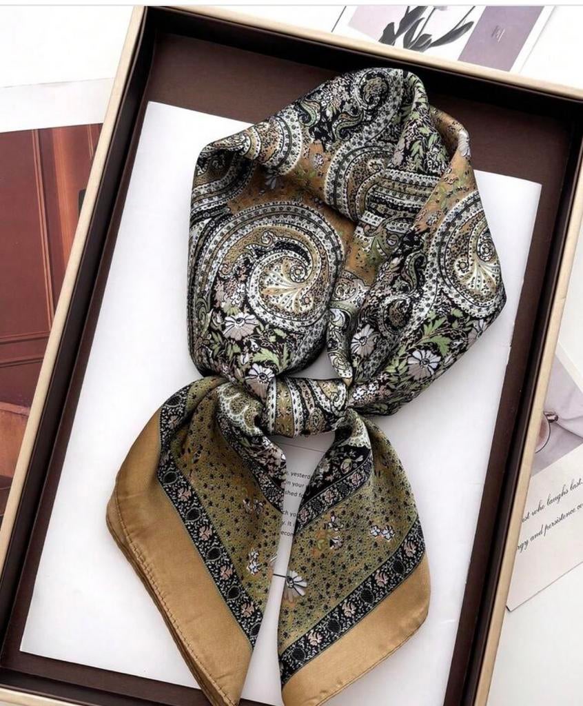 Luxe nieuwe sjaaltje scarf zijde look, Ophalen of Verzenden, Nieuw, Maat 38/40 (M), Sjaal