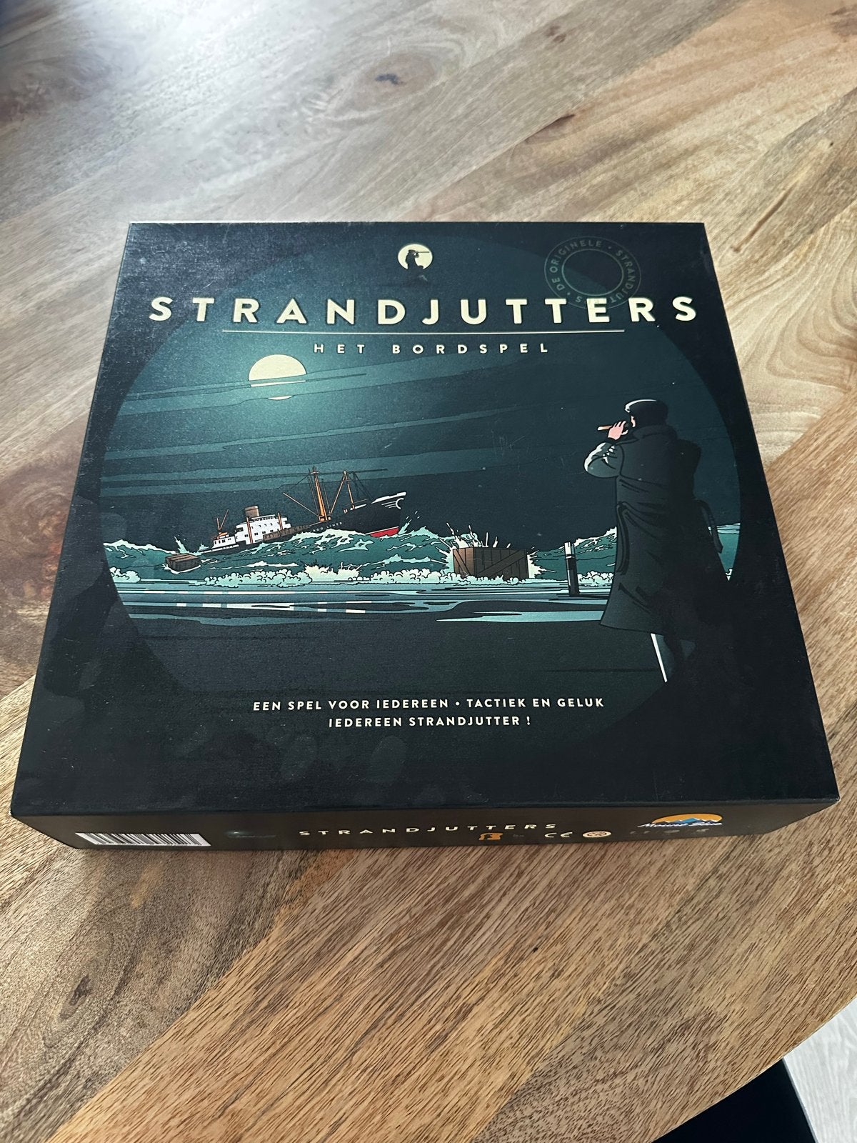 Strandjutters: Het Bordspel - Tactiek en Geluk, Drie of vier spelers, Ophalen of Verzenden, Zo goed als nieuw