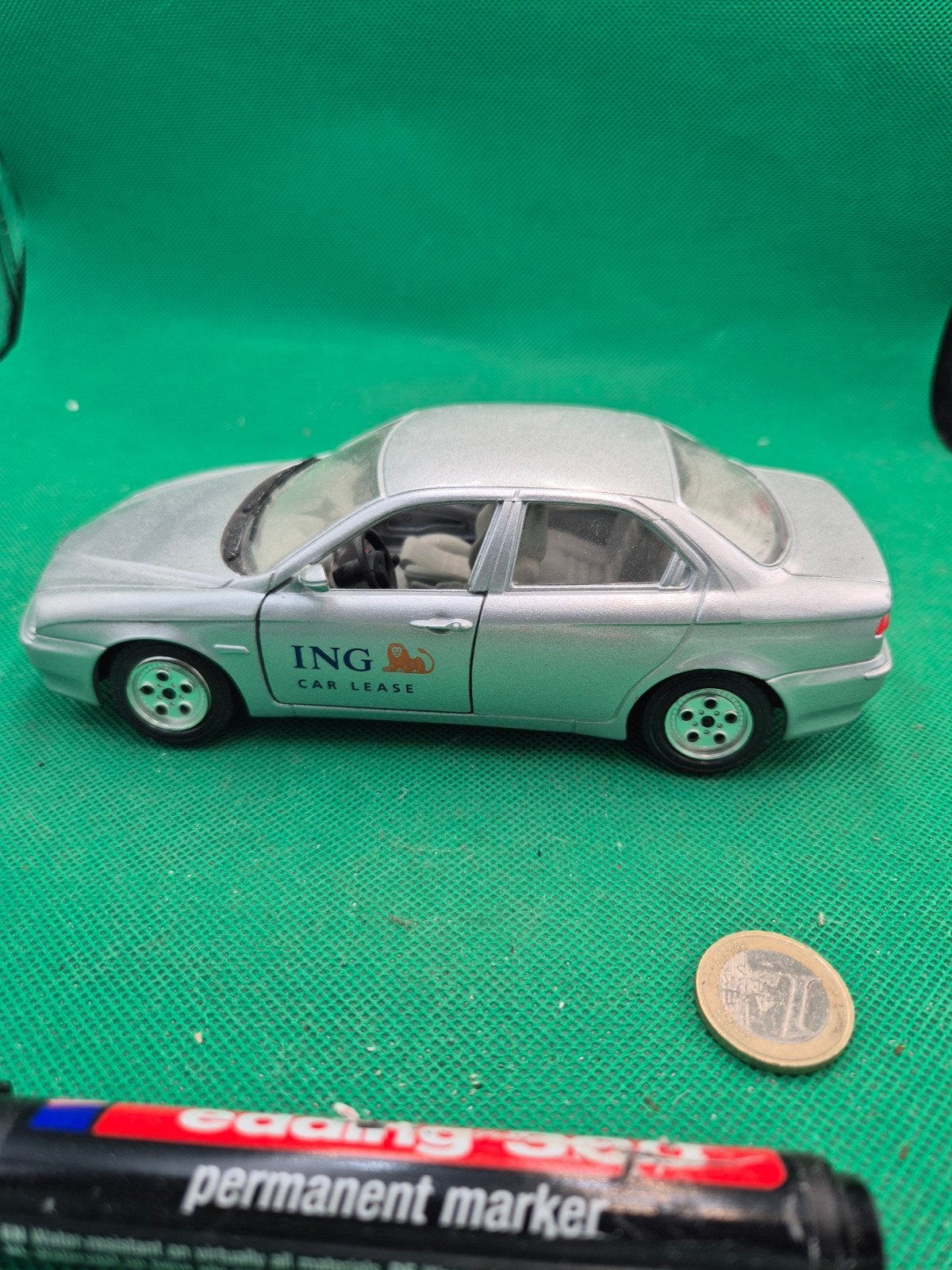 604 Alfa Romeo 1/24 Bburago, Ophalen of Verzenden, Zo goed als nieuw, Bburago