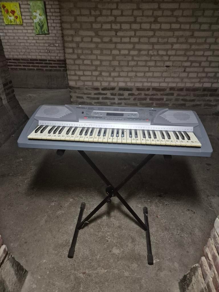 Medeli M10 Keyboard met standaard, Muziek en Instrumenten, Ophalen, Met standaard, Medeli, 61 toetsen
