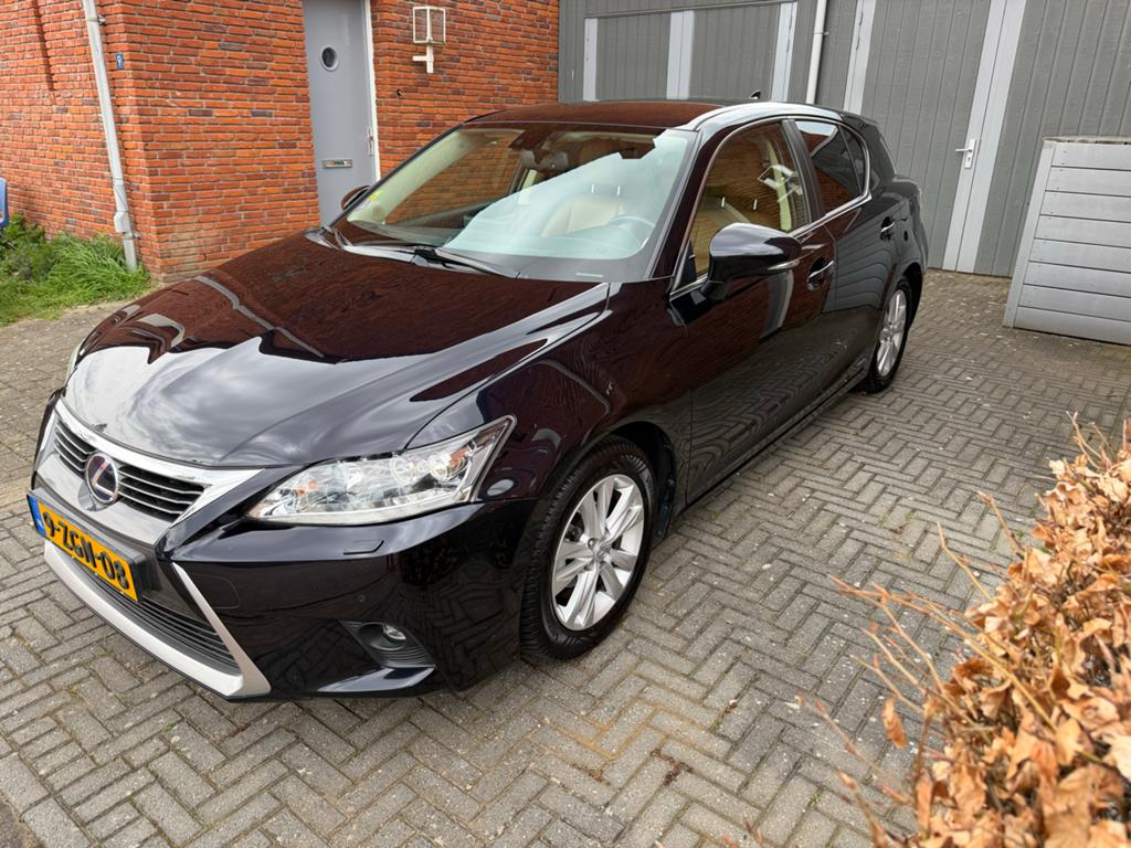 Lexus CT-H 200H 1.8 Hybrid 2014 Zwart, 4 cilinders, Blauw, 26 km/l, 1798 cc
