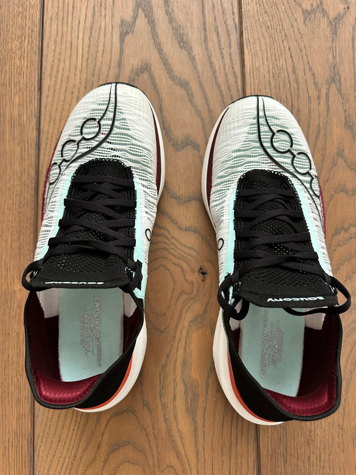SAUCONY ENDORPHIN ELITE 2 UNISEX - maat 44, Ophalen of Verzenden, Zo goed als nieuw, Hardloopschoenen, Saucony