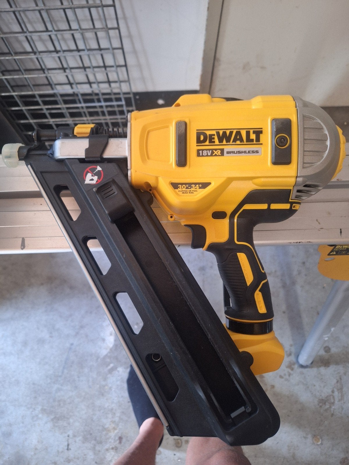 DeWalt 18V XR Brushless Spijkerpistool DCN692, Ophalen, Nieuw, Tacker/nietmachine, DeWalt
