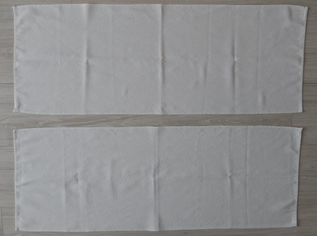 2 Tafellopers 113 x 42 cm - tafelkleedjes - loper, Ophalen of Verzenden, Zo goed als nieuw, Rechthoek, Binnen