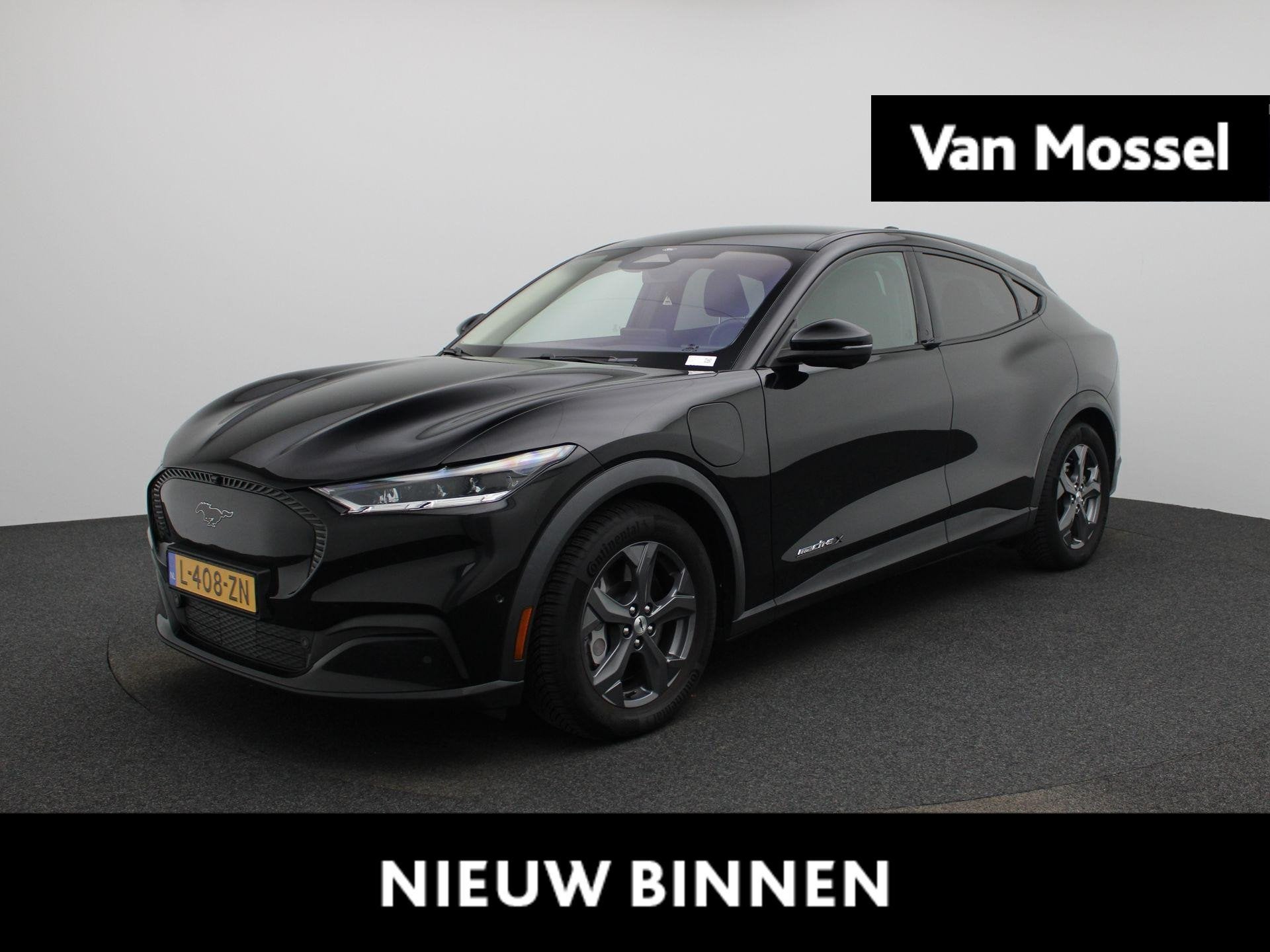 Ford Mustang Mach-E Extended RWD 98 kWh | Panoramadak | Adap, Auto's, 12 maanden, Gebruikt, 750 kg, Zwart