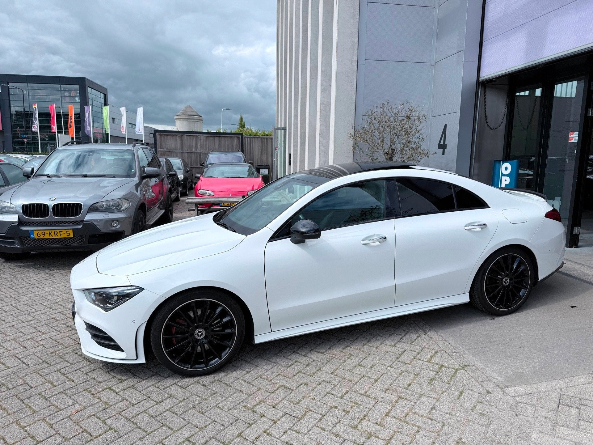 Mercedes-Benz CLA-klasse 200 AMG Edition! VOL OPTIES! LEES T, Auto diversen, Schadeauto's, Wit, Mercedes-Benz, Handgeschakeld