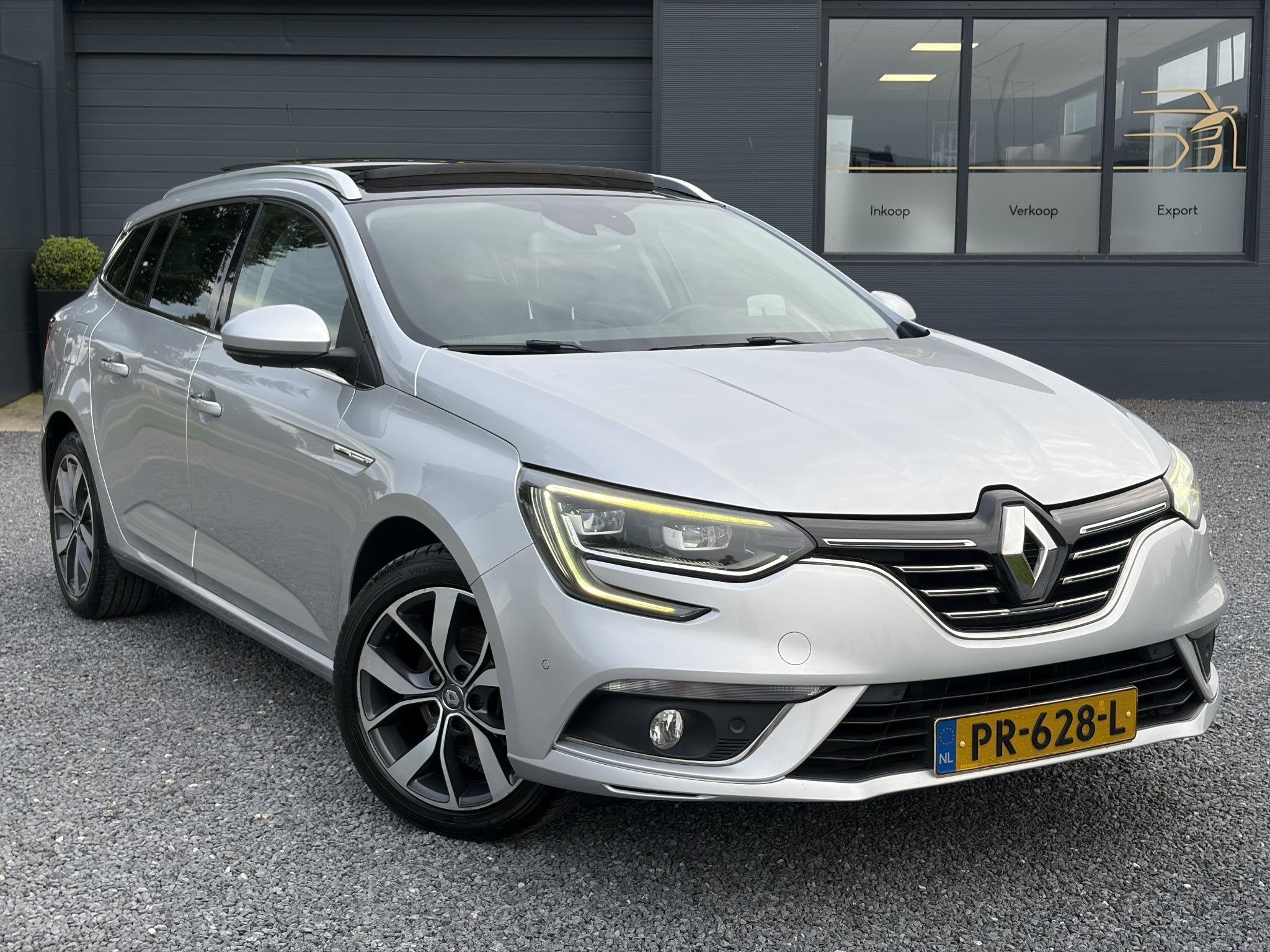 Renault Mégane Estate 1.2 TCe Bose ✓2 Eigenaar✓Pano✓C, Voorwielaandrijving, Dealer onderhouden, Gebruikt, 4 cilinders