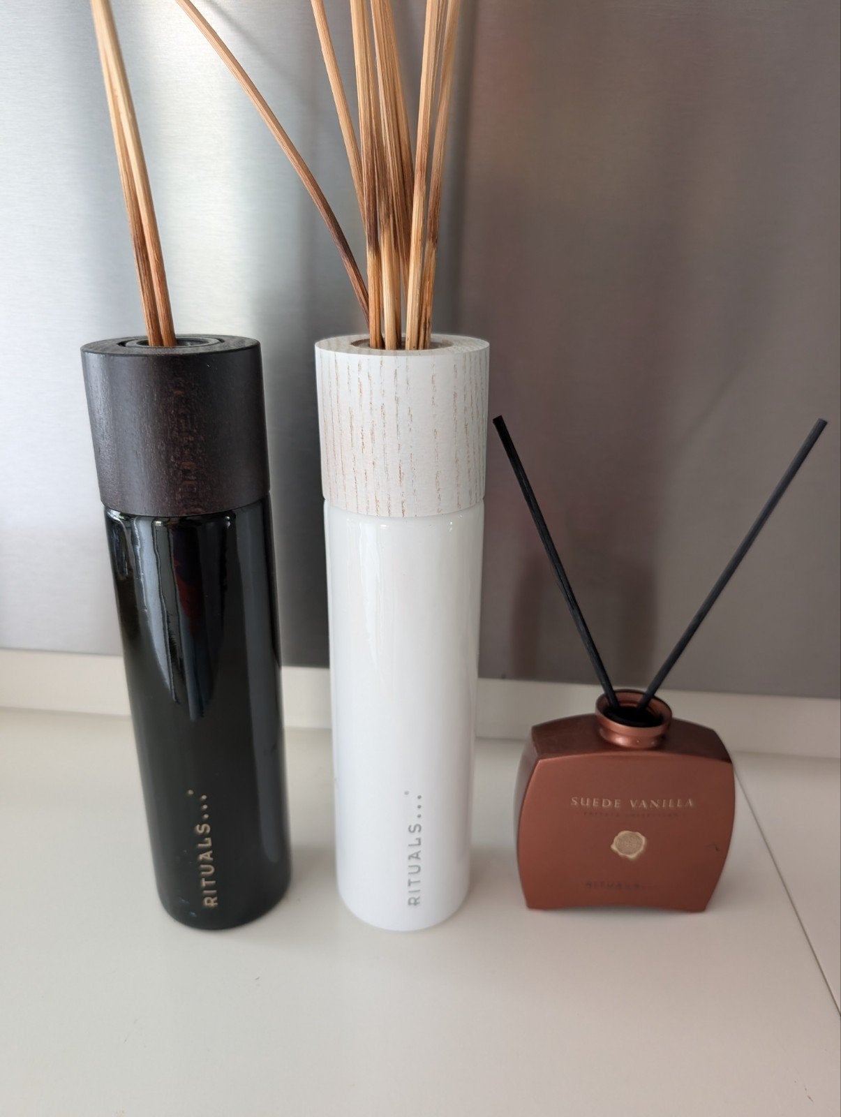 Rituals geurstokjes en Suede Vanilla diffuser, Ophalen of Verzenden, Gebruikt, Meerkleurig, Glas