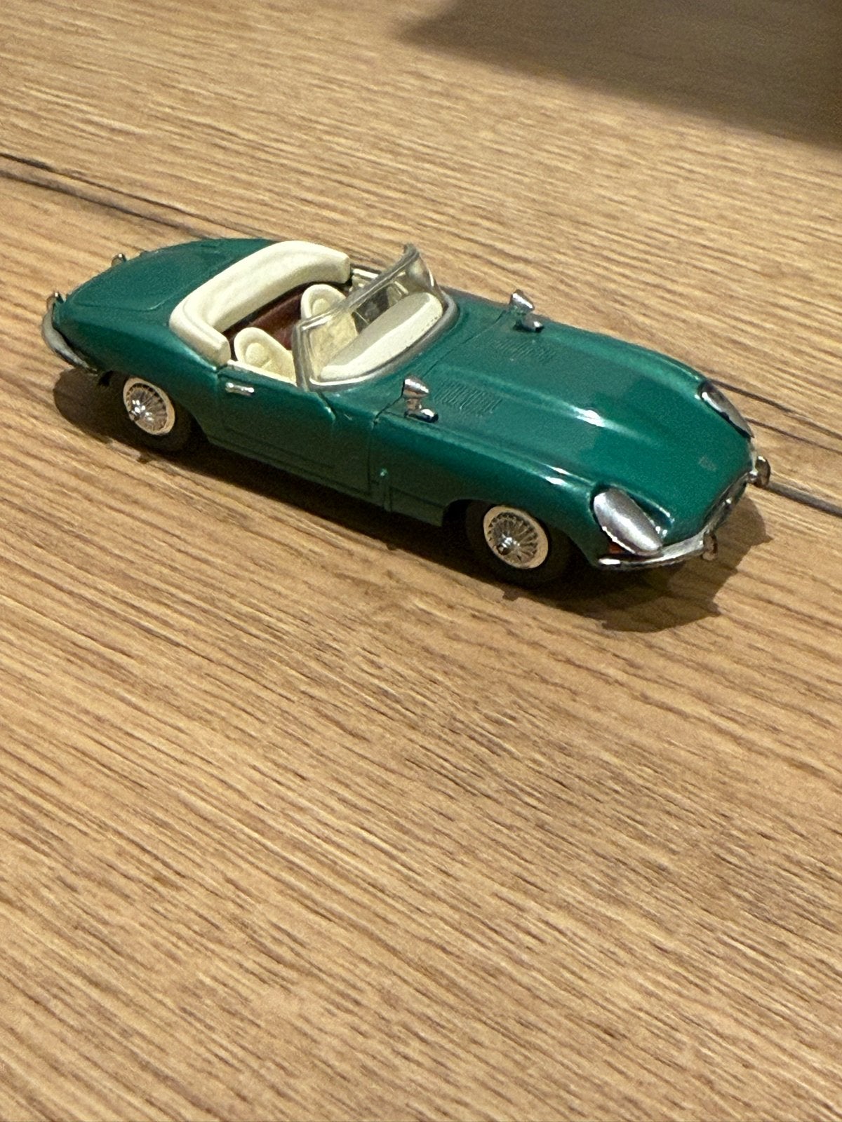 Jaguar E-Type Cabriolet 1961 - Schaalmodel 1:43, Ophalen of Verzenden, Zo goed als nieuw, Auto, Overige merken