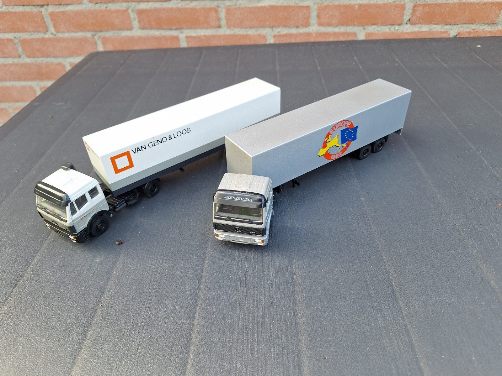 Lion Toys Mercedes-Benz vrachtwagens Gend en Loos 1:50, Hobby en Vrije tijd, Ophalen of Verzenden, Gebruikt, Bus of Vrachtwagen