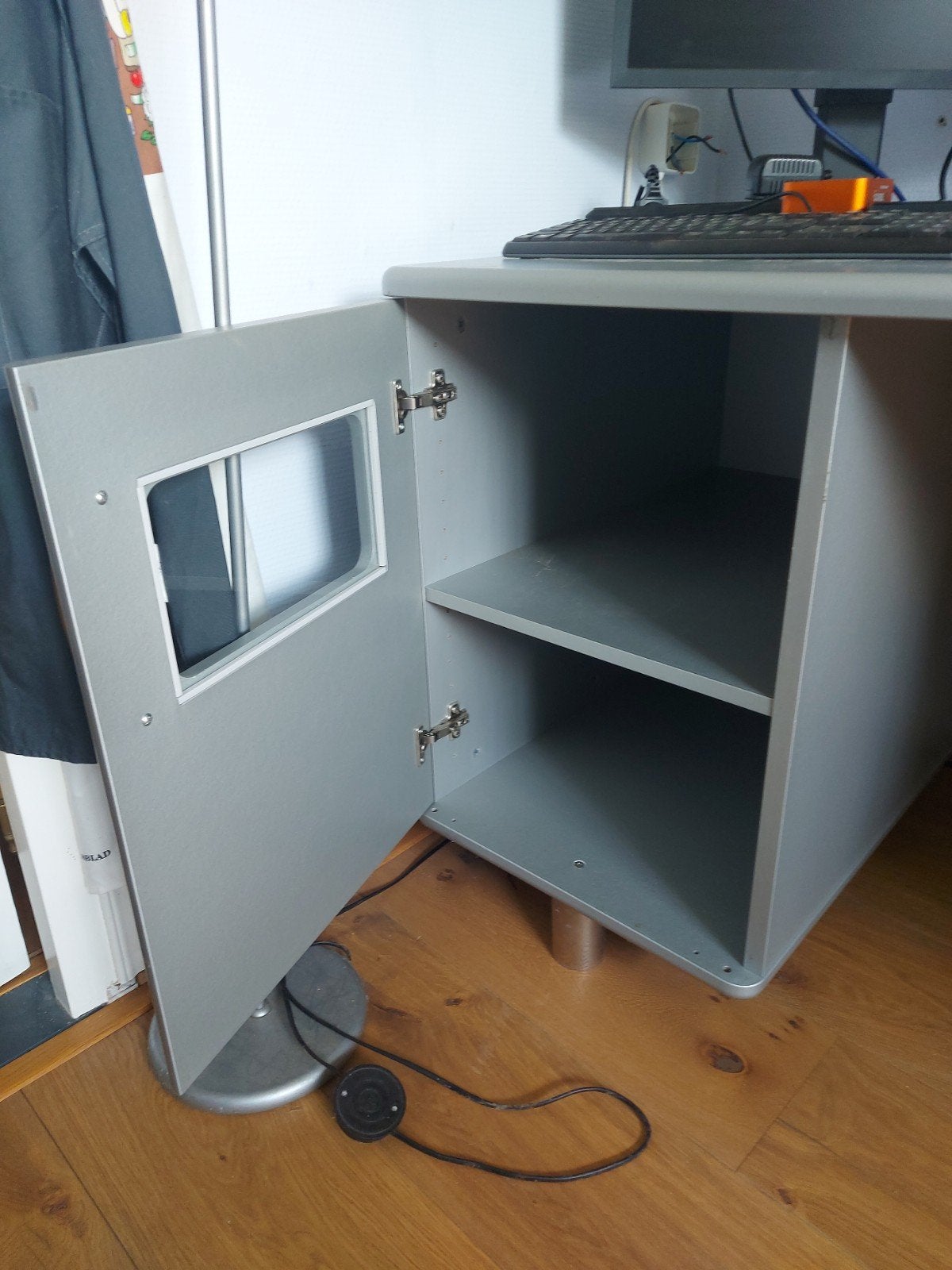 Malibu Retro/Vintage Bureau - Ruim en Praktisch, Ophalen, Gebruikt, Metaal, Vintage