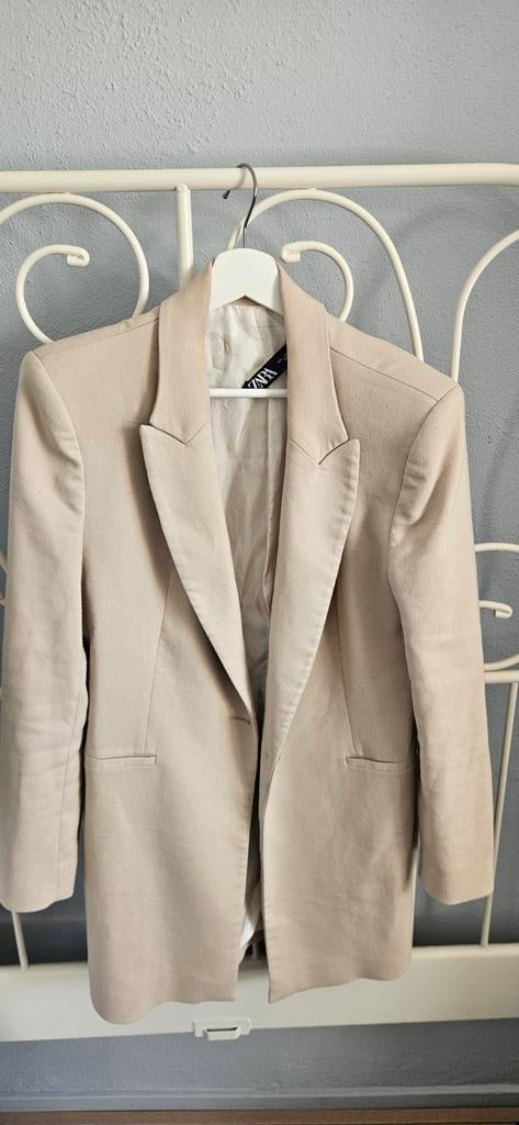 Stijlvol Beige Jasje van Zara - Maat M/L, Maat 38/40 (M), Ophalen of Verzenden, Zo goed als nieuw, Jasje