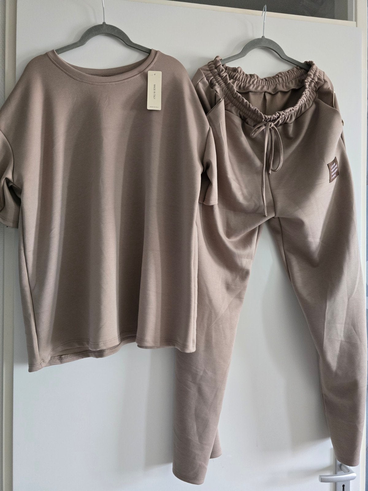 Nieuw beige trainingspak, Made in Italy L/XL/XXL, Onbekend, Verzenden, Nieuw