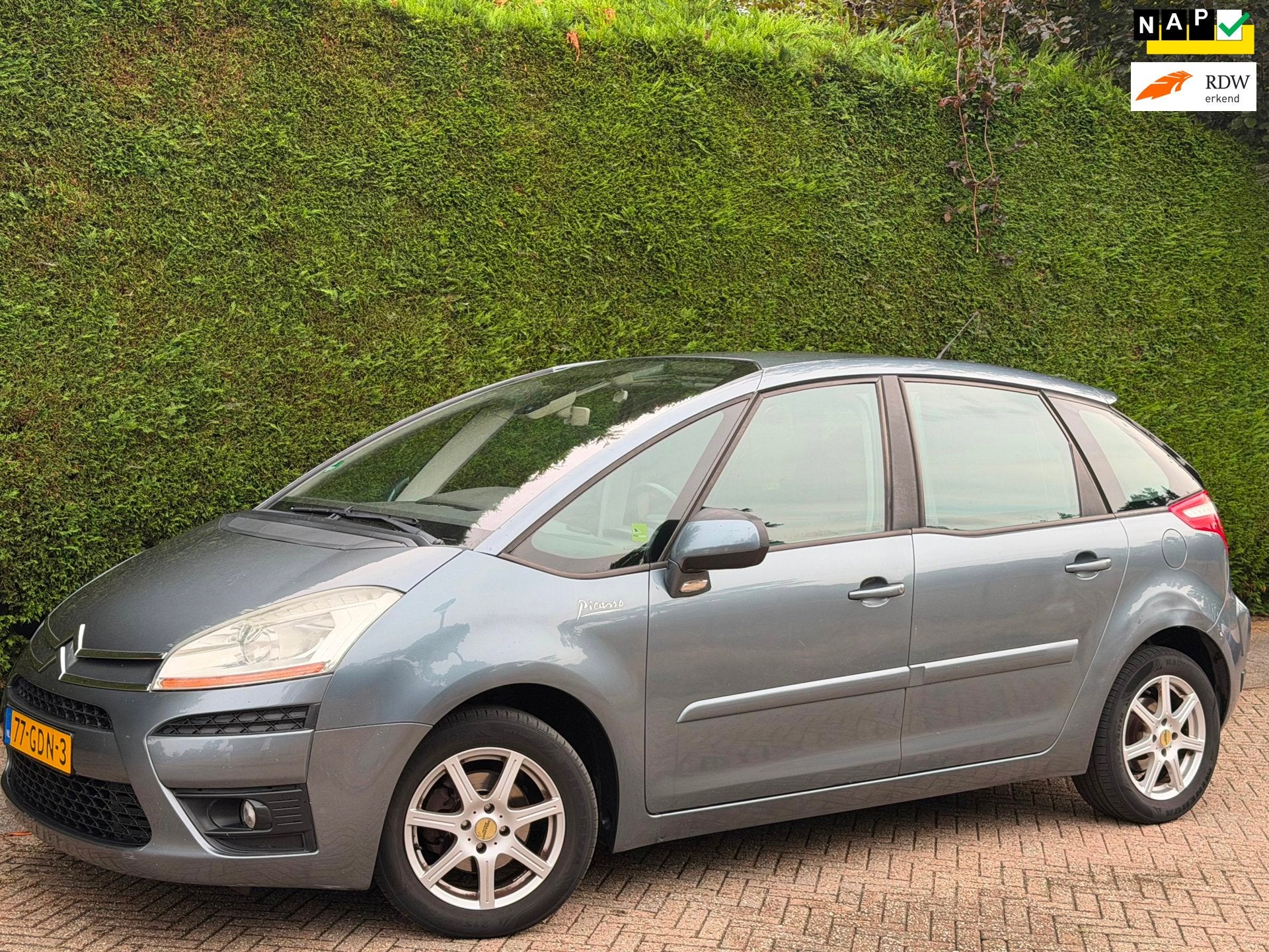Citroen C4 Picasso 1.8-16V LPG G3/RIJDGOED/INRUILER/APK 6-27, 125 pk, Gebruikt, Zwart, 4 cilinders