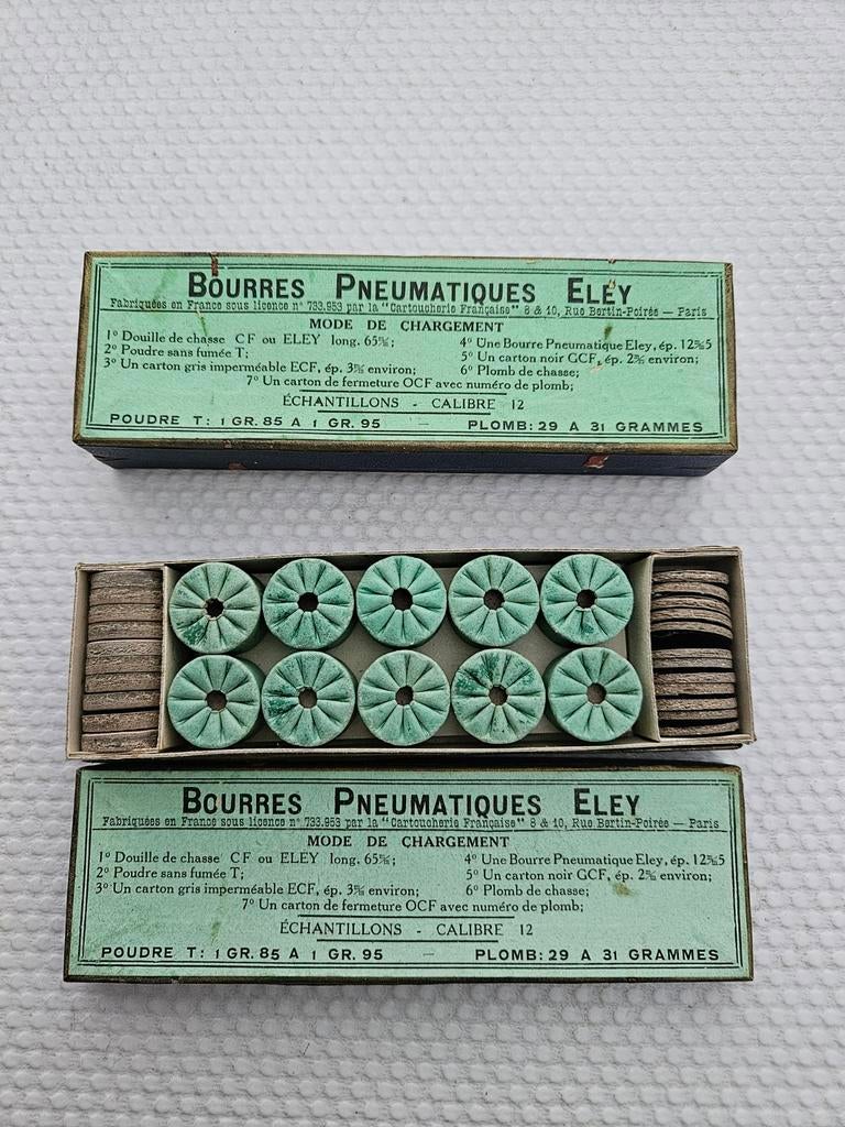 Vintage doos met 10 stuks wads kaliber 12., Verzenden, Landmacht, Nederland