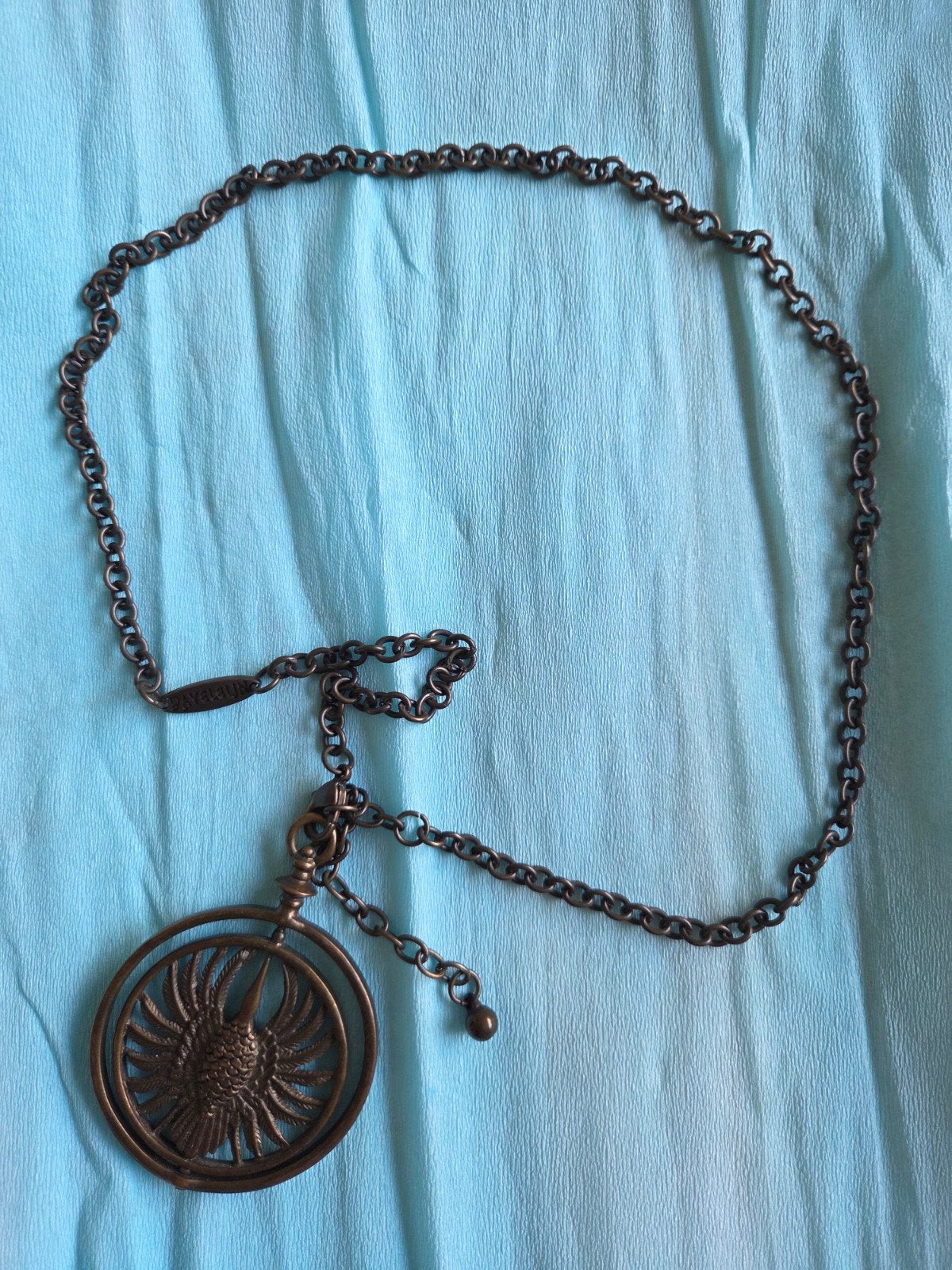 Efteling Raveleijn "Raven" amulet - draaibaar, Overige kleuren, Ophalen of Verzenden, Zo goed als nieuw, Overige materialen