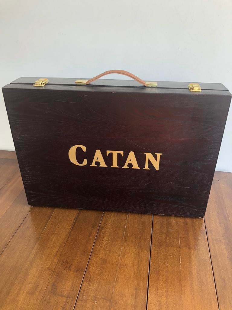 Kolonisten van Catan luxe houten opbergkoffer met spellen, Hobby en Vrije tijd, Gezelschapsspellen | Bordspellen, Ophalen of Verzenden
