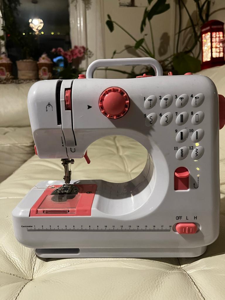 Compacte Naaimachine - Ideaal voor Beginners, Ophalen of Verzenden, Zo goed als nieuw, Naaimachine, Overige merken