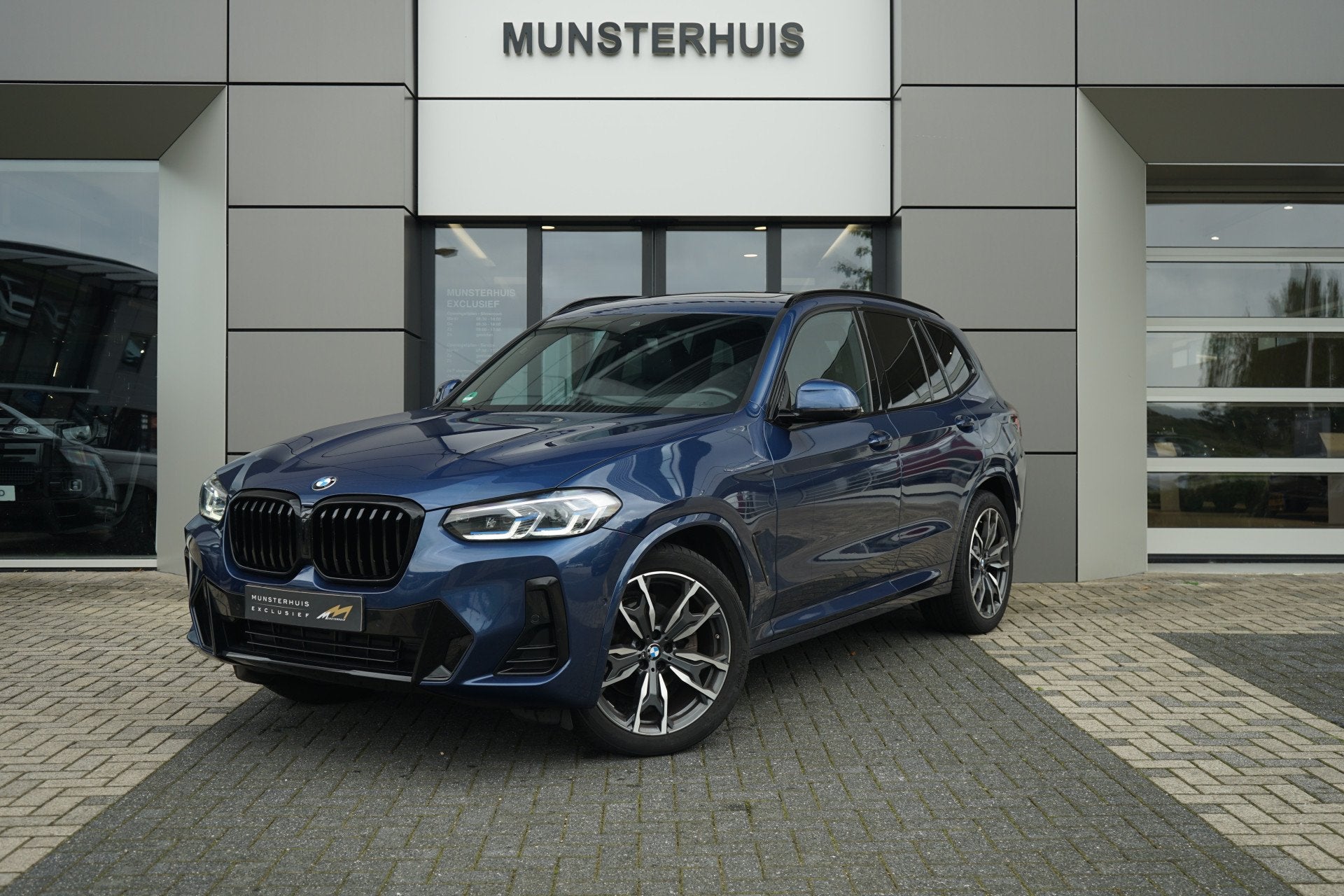 BMW X3 xDrive20i High Executive | Schuif/Kantel dak | Voorst
