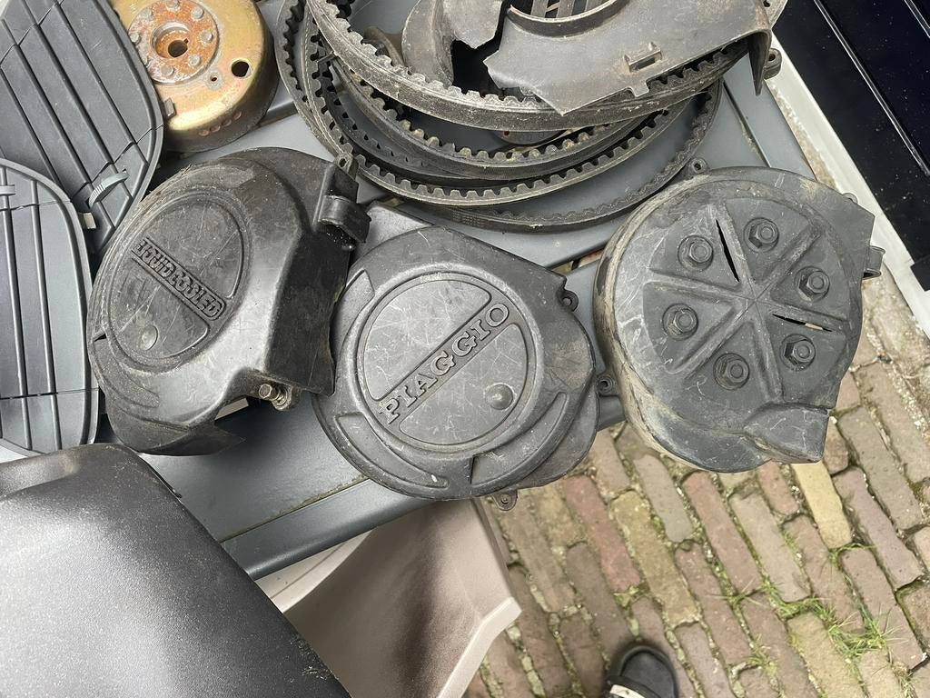 Piaggio lc ontstekingskapjes, Ophalen, Steen of Klei, Zo goed als nieuw, 15 m² of meer