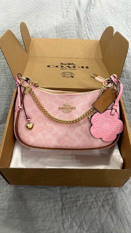 Coach Teri handtas. Afmetingen: 24,1 x 15,2 x 7,6 cm., Ophalen of Verzenden, Nieuw, Roze, Handtas