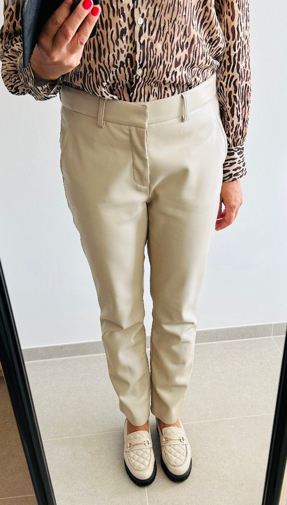 Geisha beige PU broek NIEUW, Maat 38/40 (M), Geisha, Beige, Nieuw